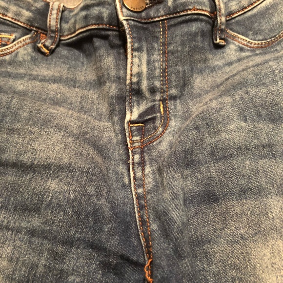 ⬇️💲⬇️Refuge soft denim skinny jean. - Picture 4 of 4